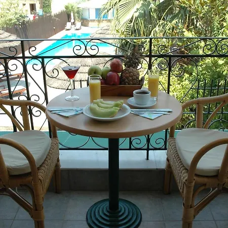 Santa Maura Aparthotel 2*